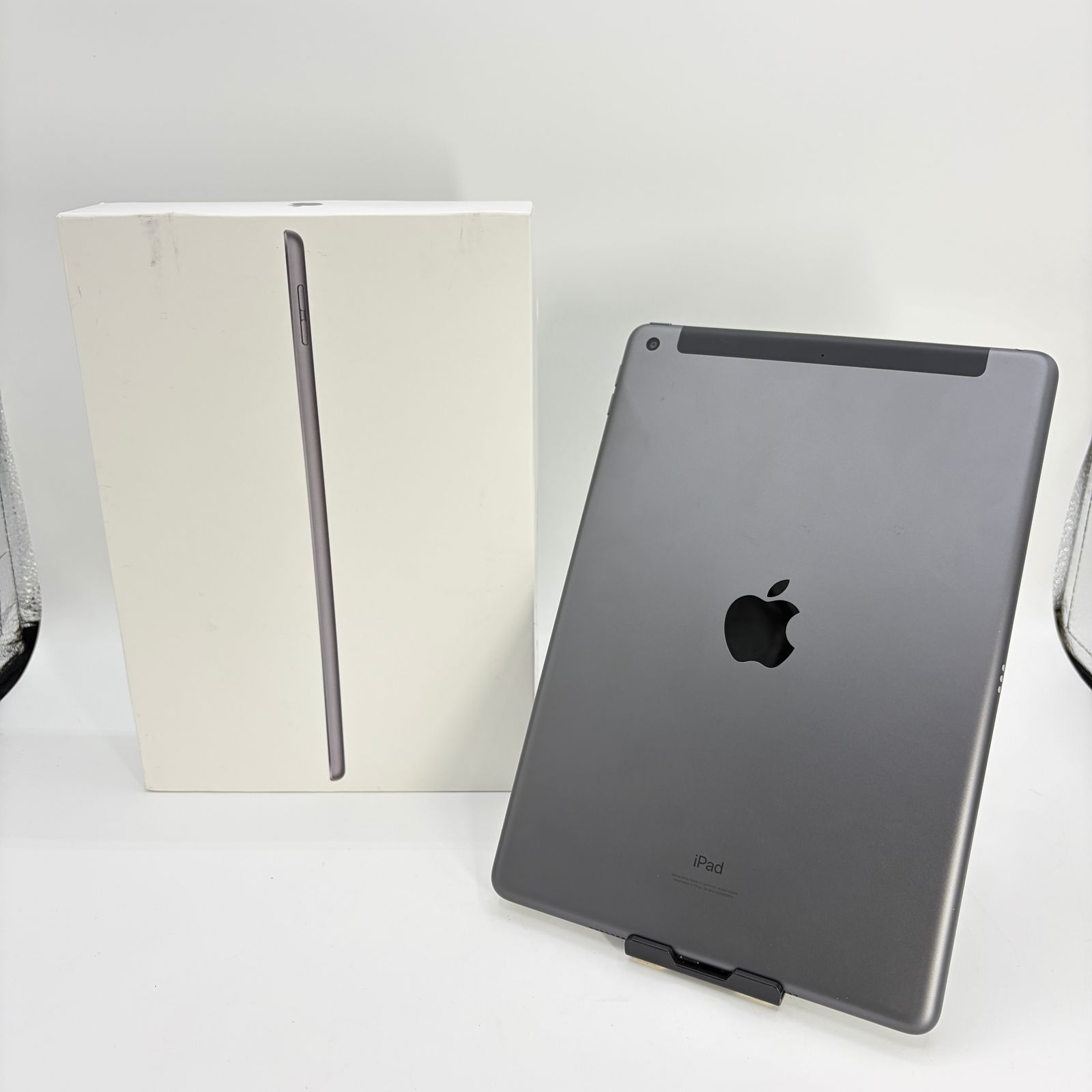 iPad 第9世代 64GB Cellular スペースグレイ Bランク - メルカリ