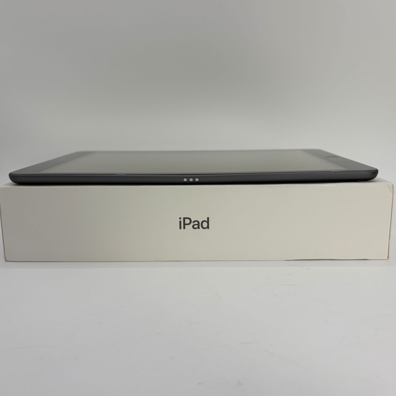 iPad 第9世代 64GB Cellular スペースグレイ Bランク - メルカリ