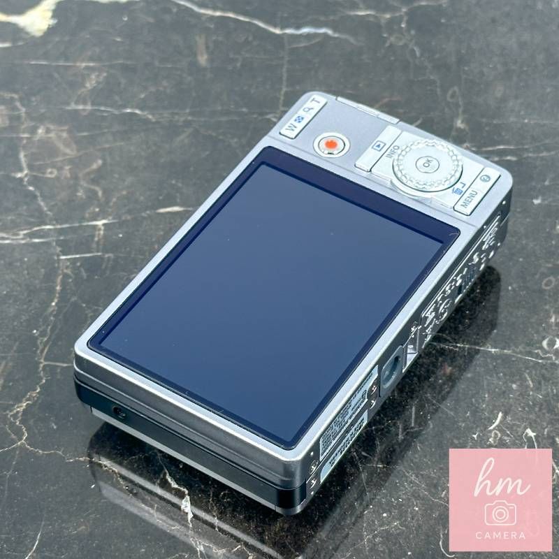 超美品】OLYMPUS μ-7050 シルバー 1400万画素 光学7倍ズーム 広角28mm