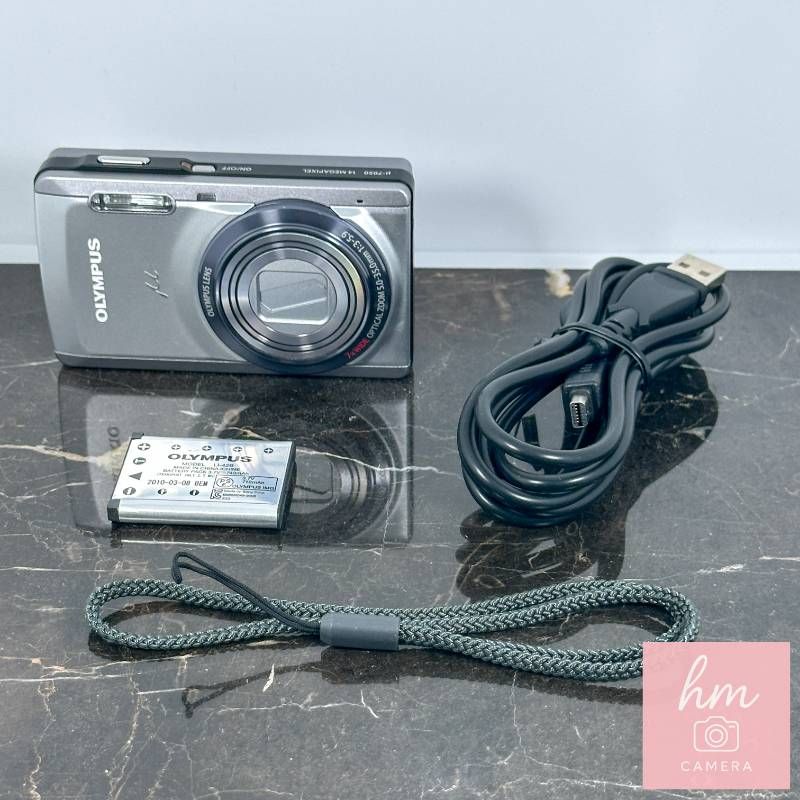 超美品】OLYMPUS μ-7050 シルバー 1400万画素 光学7倍ズーム 広角28mm