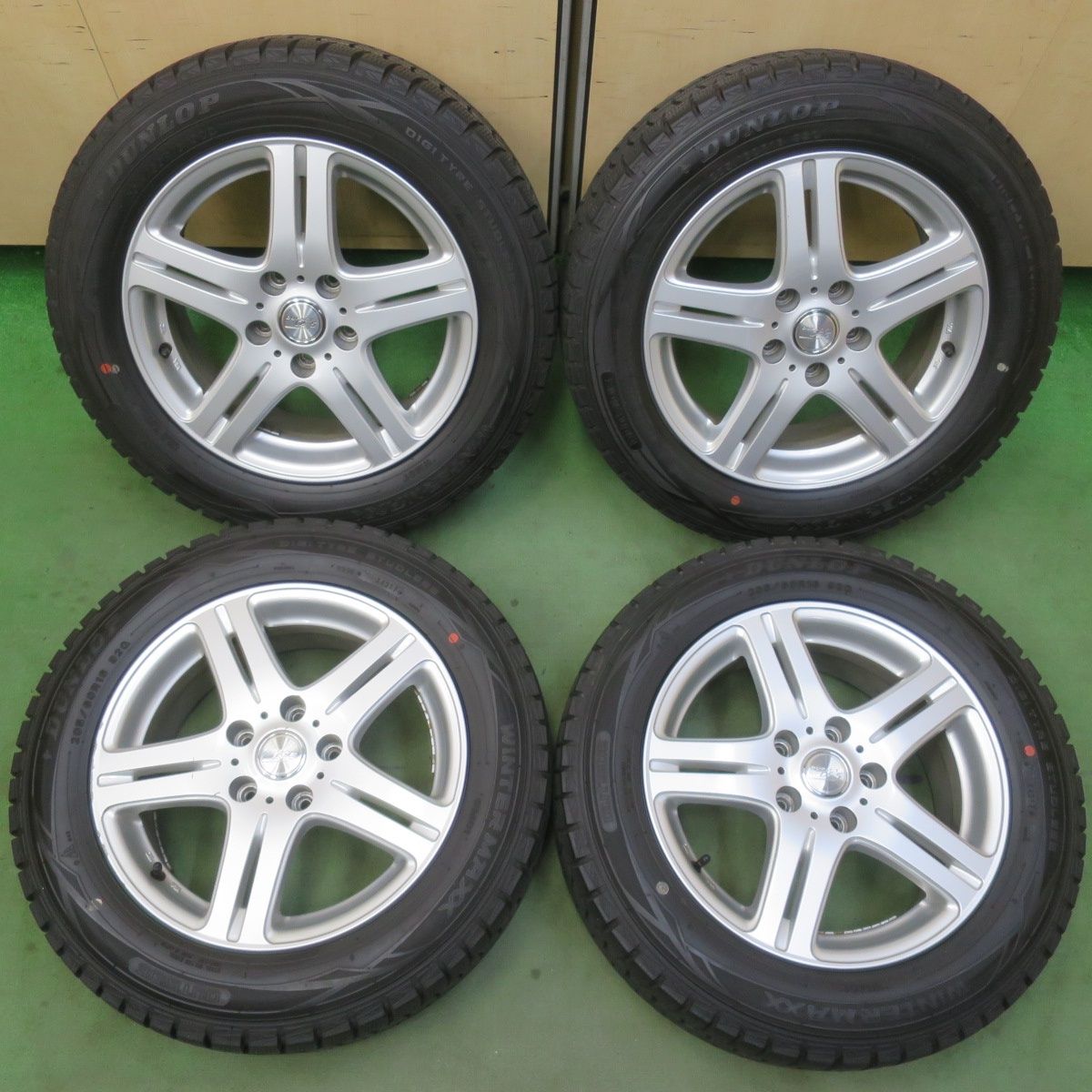 バリ溝！キレイ！9.5分☆スタッドレス 205/60R16 ダンロップ