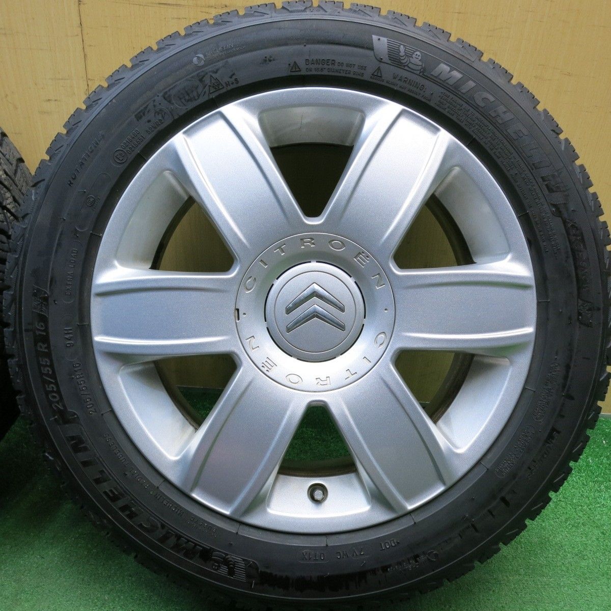 バリ溝！8.5分☆シトロエン C4 純正 205/55R16 スタッドレス