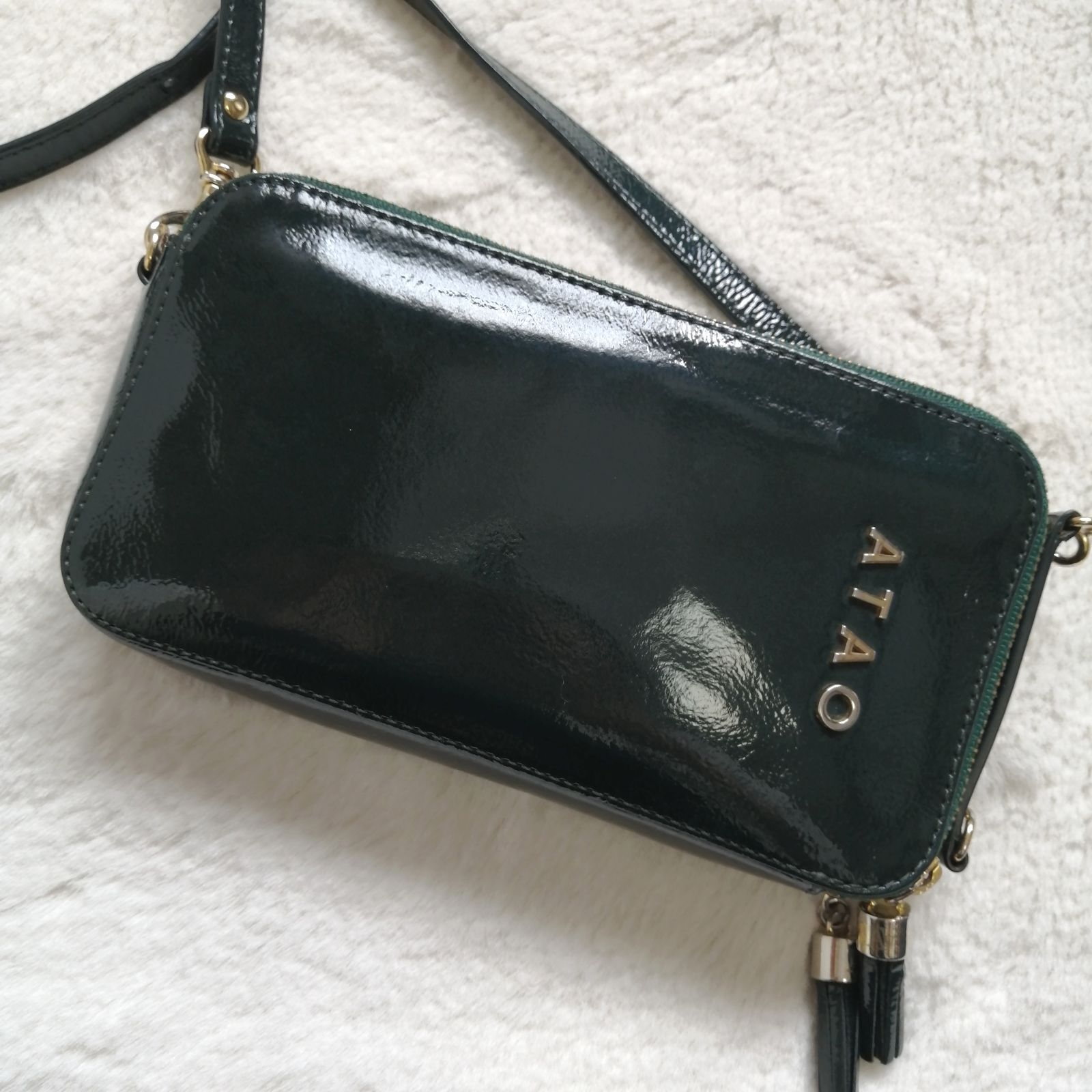 アタオ ショルダーバッグ アミュレット エナメルレザー お財布