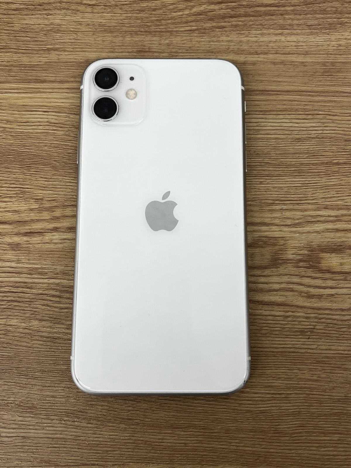※2/23まで期間限定※iPhone11 ホワイト（ひび割れあり） 2 【通電動作確認済み】 【初期化済み】 iPhone11 ホワイト 画面端