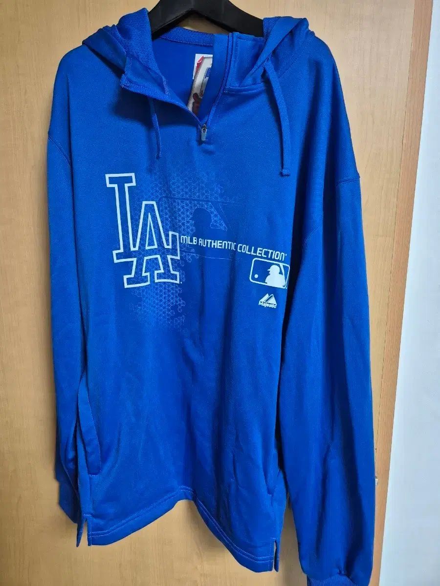 新商品 マジェスティック LA ドジャーズ フーディー Tシャツ ブルー large