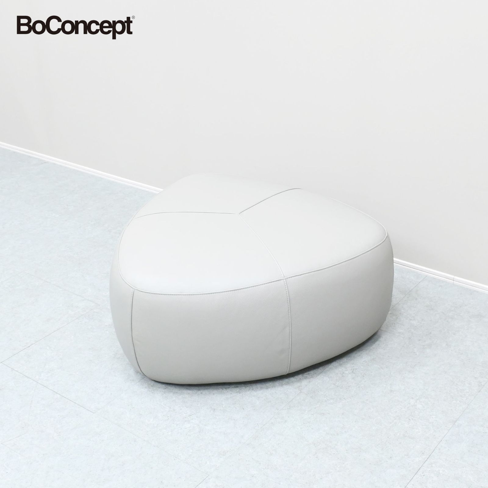 ☆短期展示品☆BoConcept ボーコンセプト オットマン Bermuda バミューダ フットスツール 総革 20万