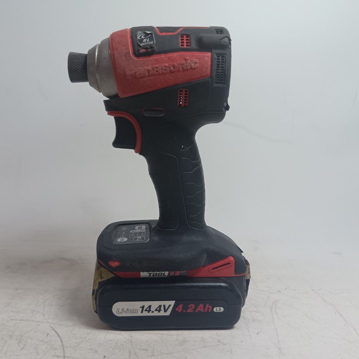 Panasonic パナソニック 締め付け工具 インパクトドライバ コードレス式 14.4v EZ75A7 レッド