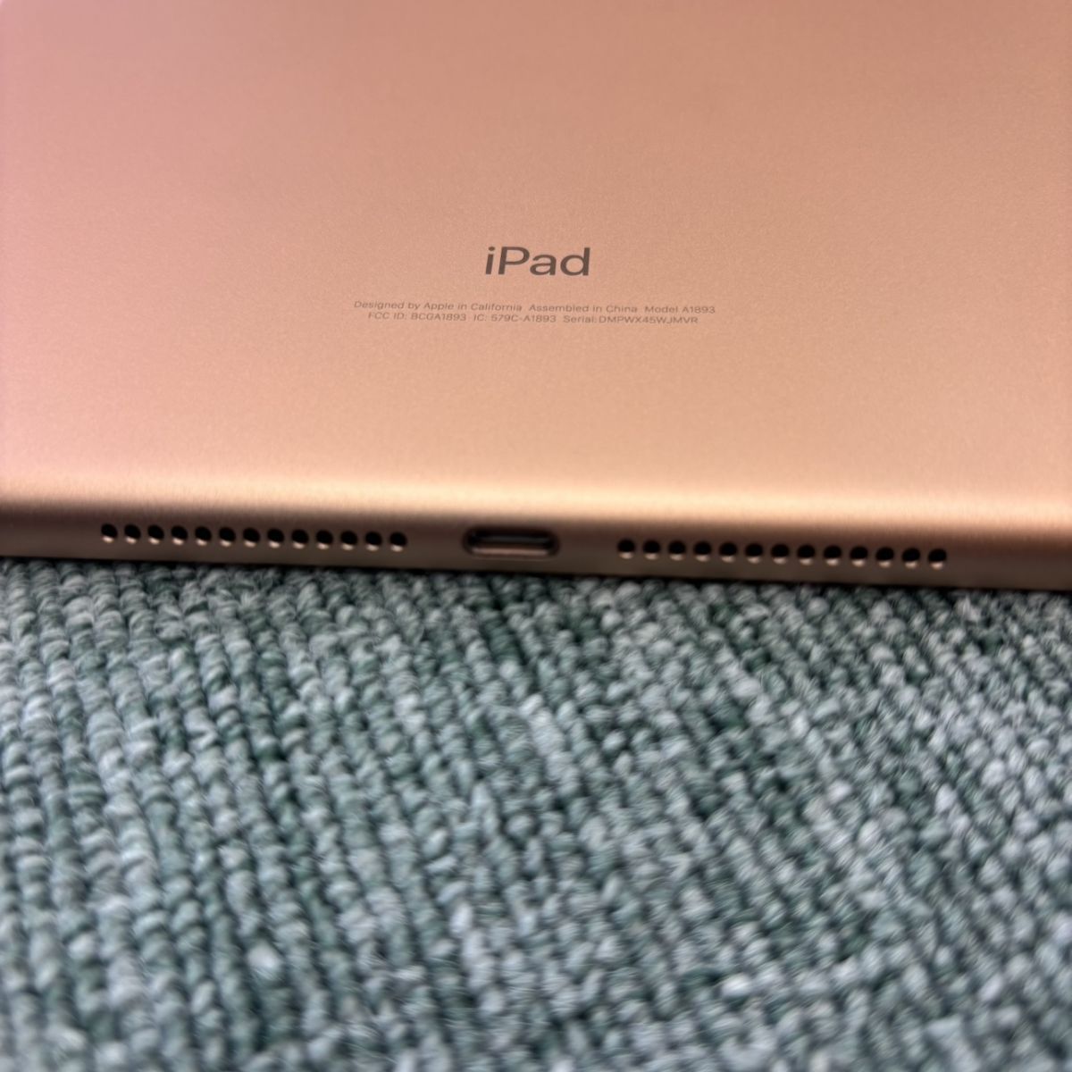 iPad 32GB 9.7インチ 第6世代 Apple Wi-Fi - ゴールド Wi-Fiモデル 