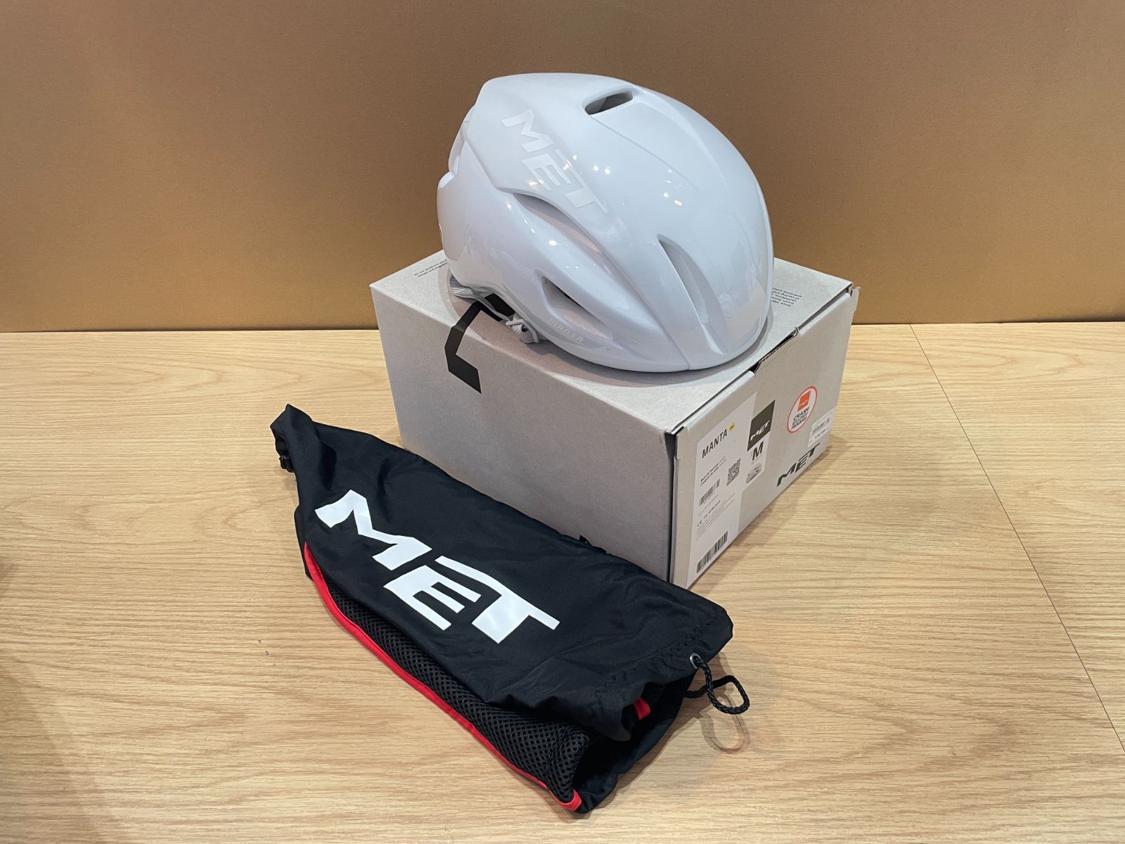 P4371 □USED□MET メット MANTA MIPS ABSOLUTE WHITE LIMITED EDITION 