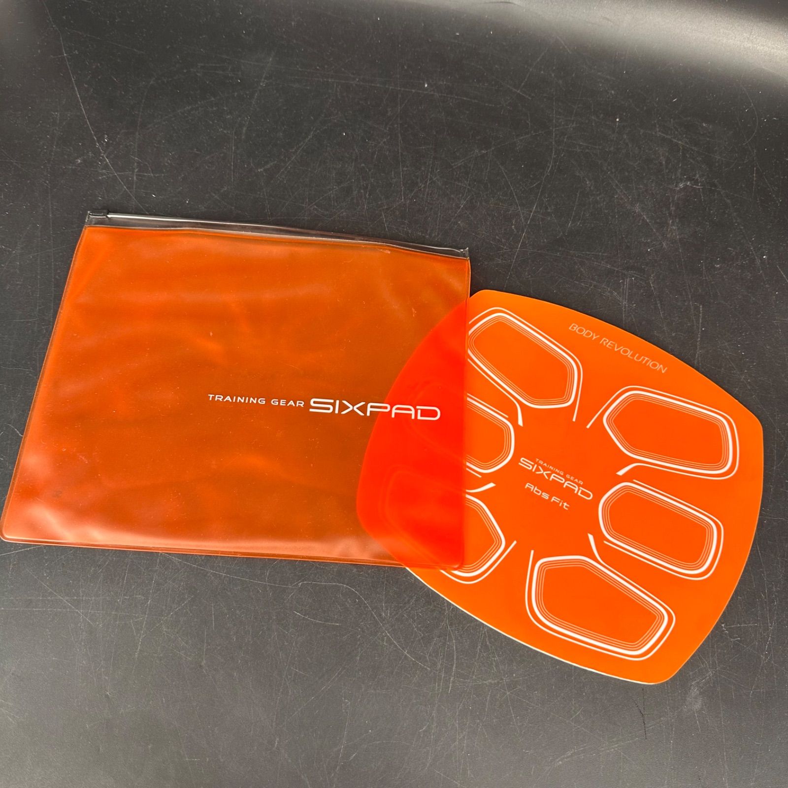 SIXPAD BODY REVOLUTION EMS腹筋トレーナー シックスパッド Abs Fit