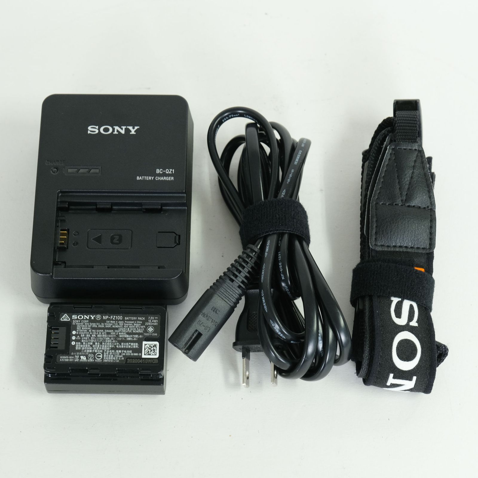 良品 | シャッター数18,254回｜チャージャー付] SONY α7 III（ILCE-7M3