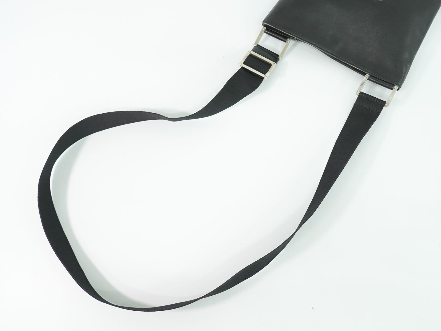 本物 ロエベ LOEWE アナグラム ショルダーバッグ レザー シルバー系 Anagram バッグ 中古 本物 ロエベ LOEWE アナグラム ショルダーバッグ ポシェット レザー