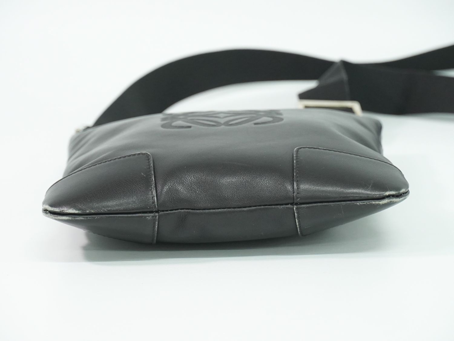 本物 ロエベ LOEWE アナグラム ショルダーバッグ ポシェット レザー