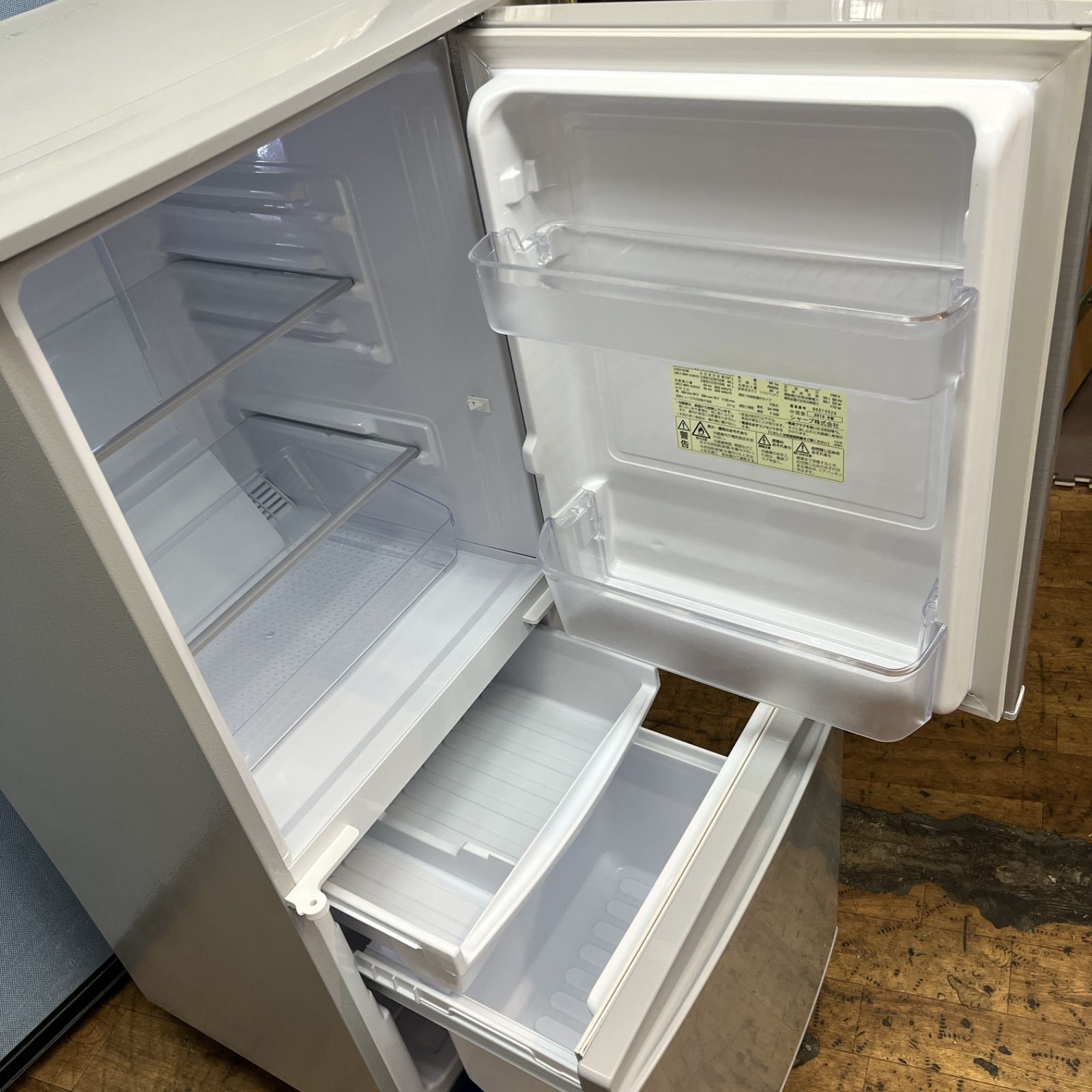 18【愛知店舗・清掃済】　シャープ　137L　冷蔵庫　2016年 SHARP 冷蔵庫 2ドア 137L つけかえどっちもドア 2016年製 | リユース