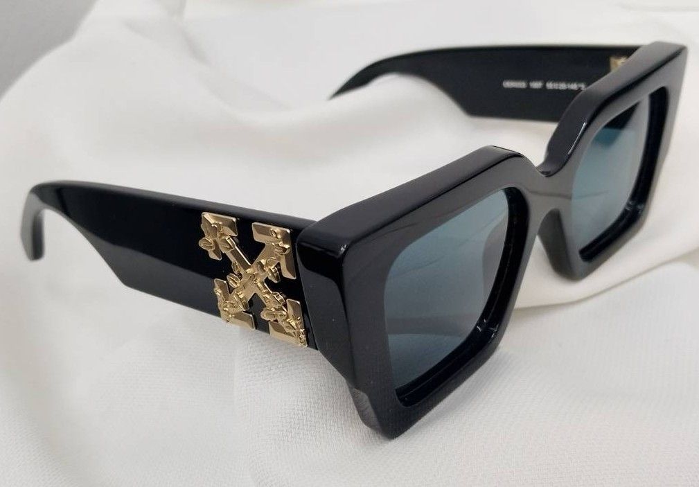 激レア Off-White CATALINA サングラス ブラック - メルカリ 激レア Off-White CATALINA サングラス ブラック - メルカリ