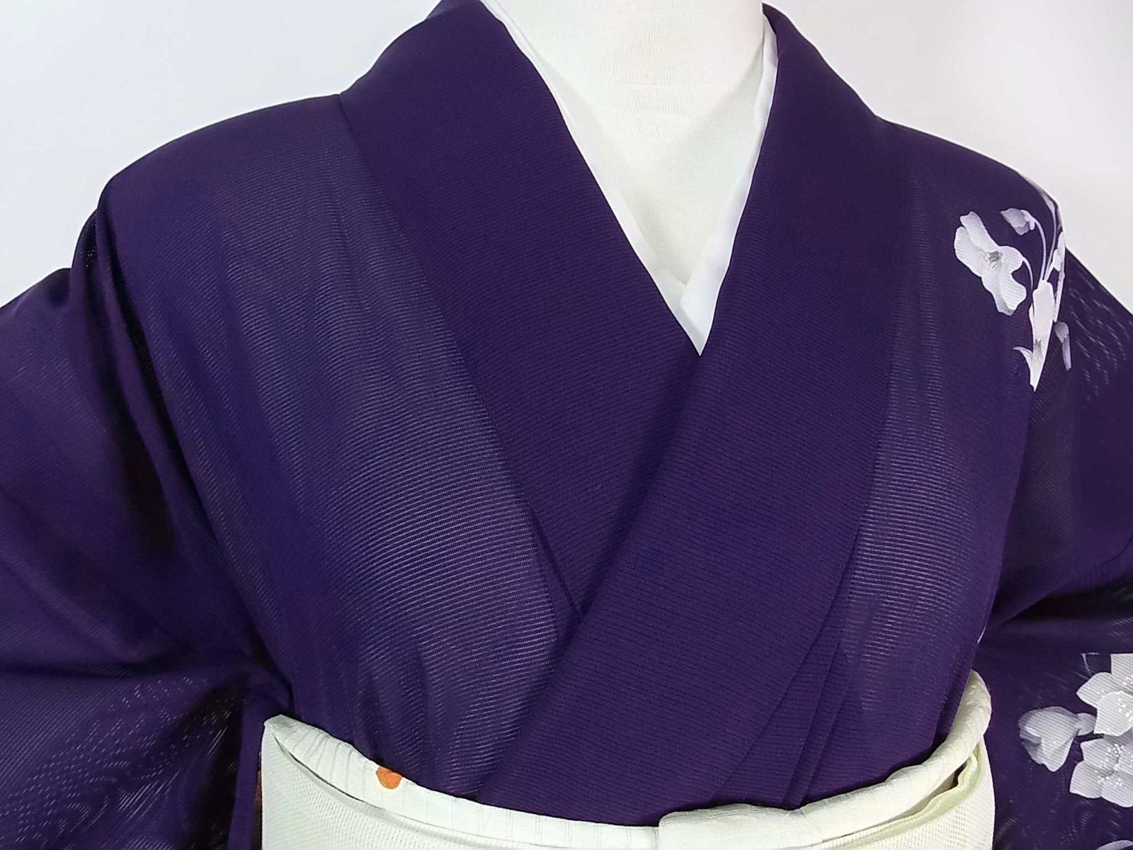 「縁」150ｃｍ～156ｃｍ 夏物 駒絽 紫紺色 小紋 正絹 Ｕ８６８ ○【夏物】 正絹手加工染絽小紋 ≪御仕立て上がり・中古品≫ 「菊寄せ