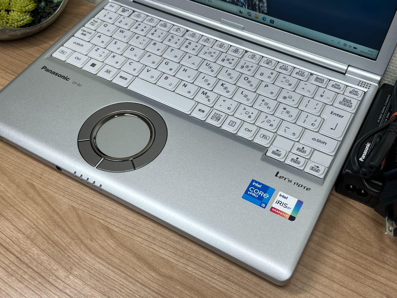 超美品＞01176 軽量 Panasonic レッツノート CF-SV1 NVMe 16GB/256 第