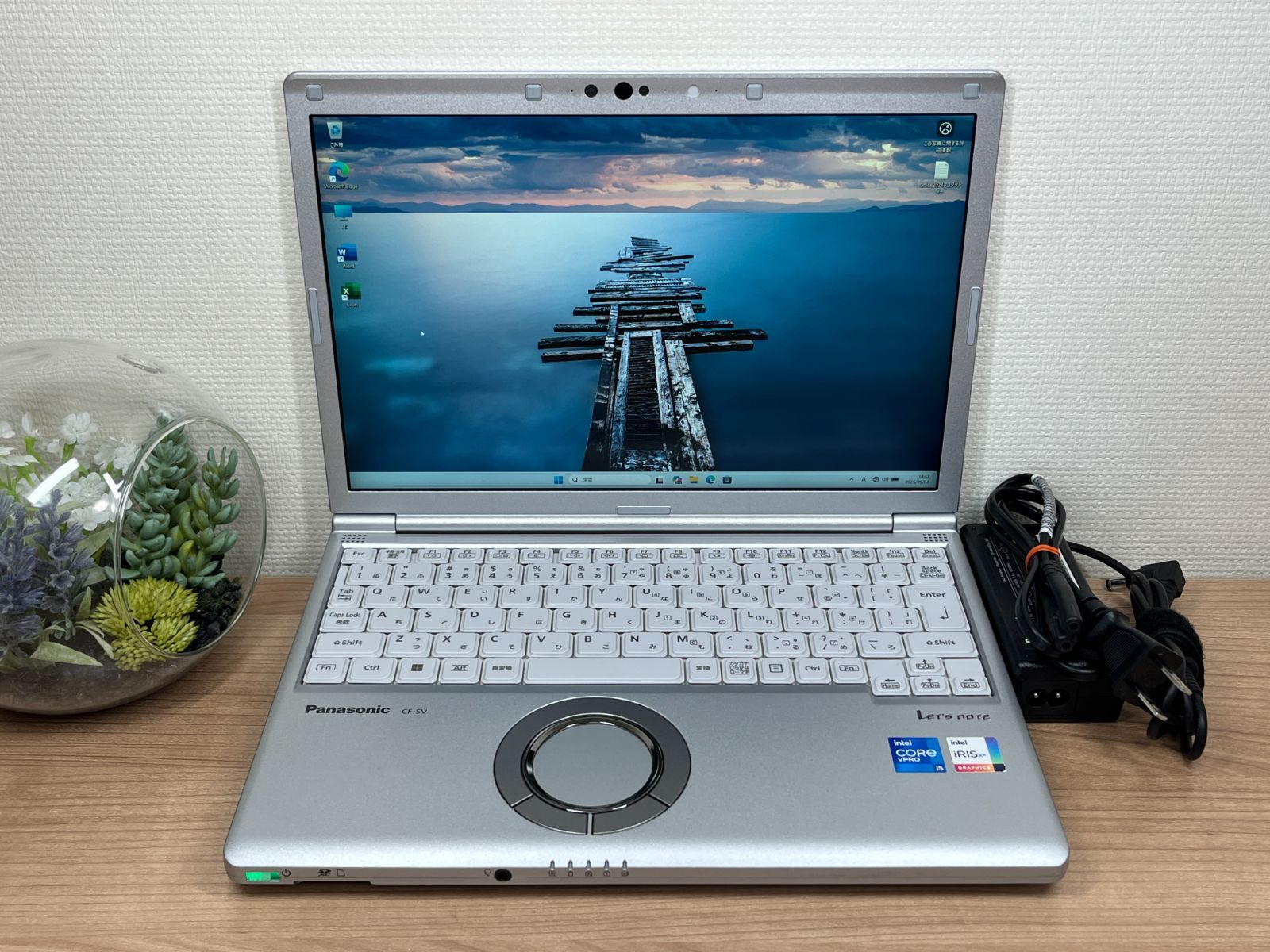超美品＞01176 軽量 Panasonic レッツノート CF-SV1 NVMe 16GB/256 第
