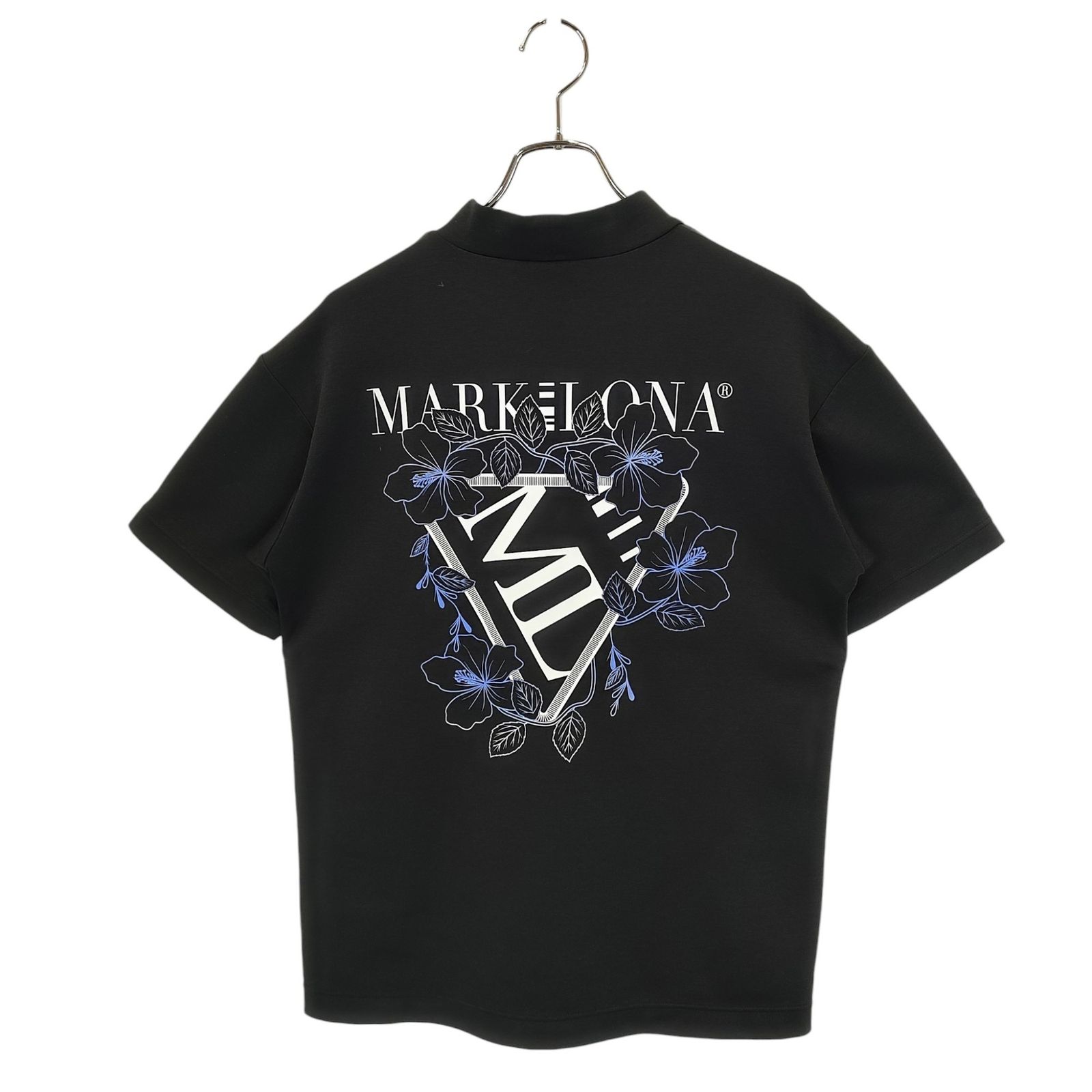 美品 MARK &amp; LONA マーク＆ロナ CODE COLLECTION ロゴ バックカット 半袖 モックネック ベロアカットソー MCW-3C-AA50 38 ブラック レディース 古着 中古 USED MARK & LONA マーク＆ロナ CODE COLLECTION ロゴ バックカット 半袖