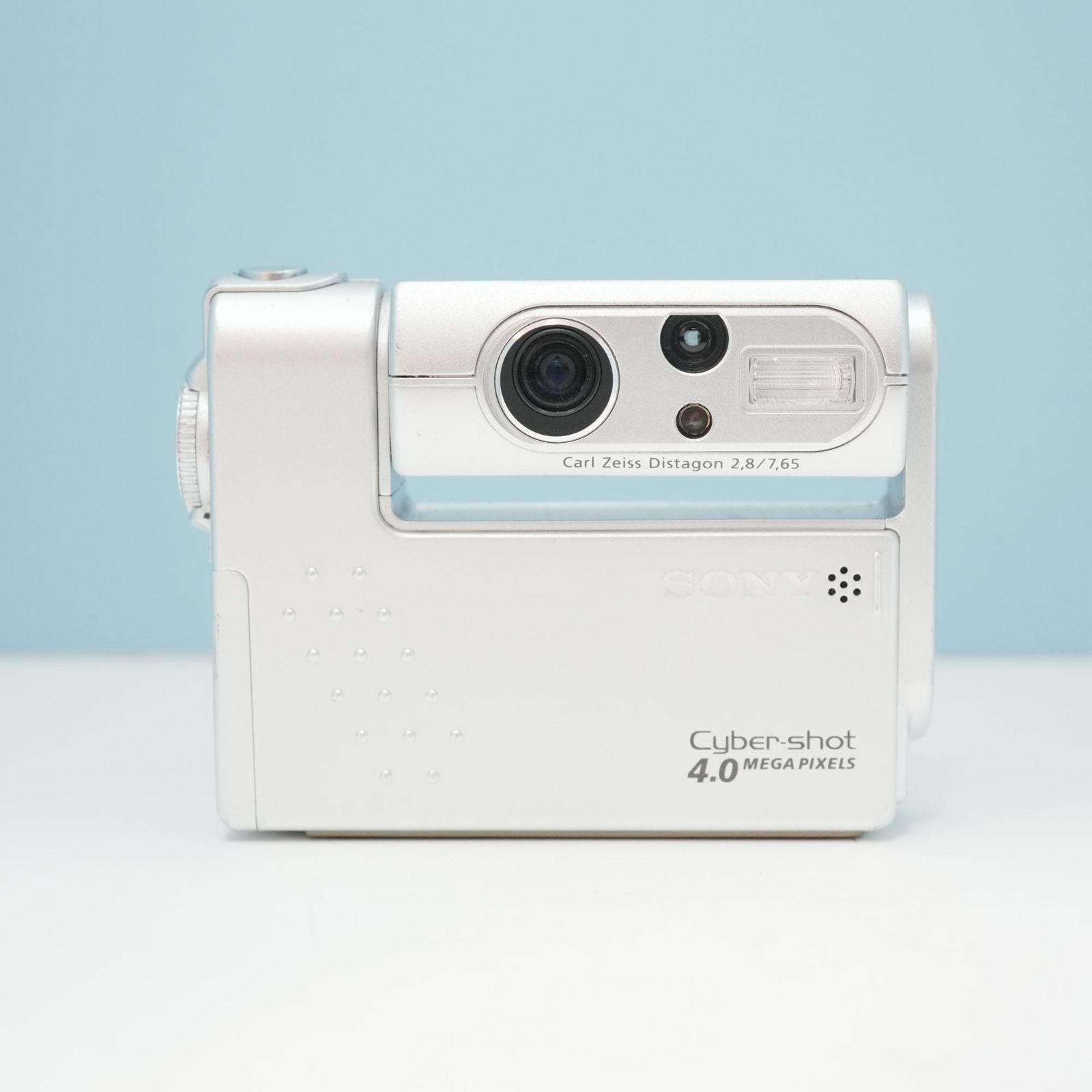 完動品【付属品付】 SONY Cyber-shot DSC-F77 デジカメ Sony Cyber-shot DSC-F77 Digital Camera 4.0 MP 3X Optical Zoom CCD