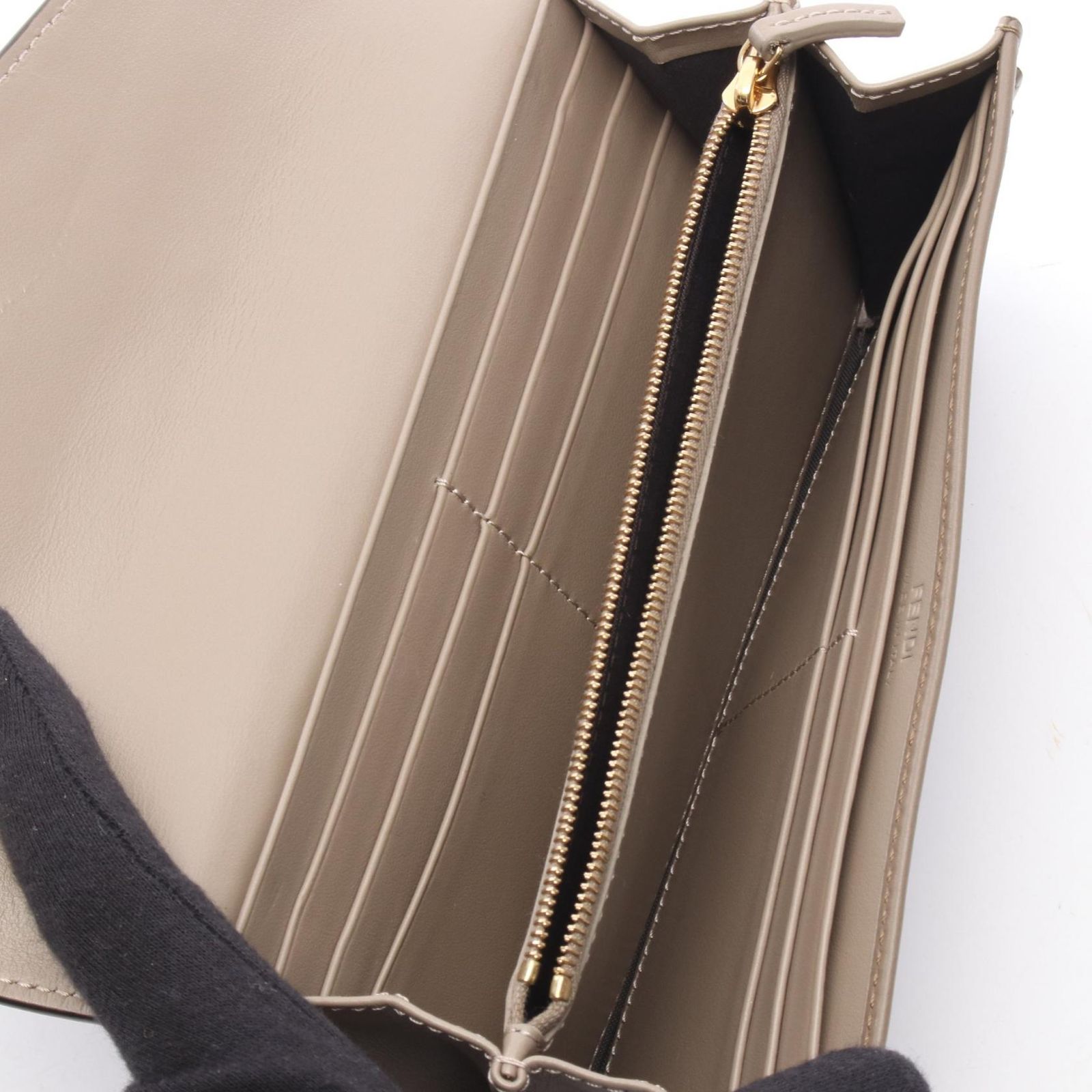 フェンディ FENDI エフ イズ 二つ折り長財布 財布 レザー レディース グレー系 8M0251 【中古】 楽天市場】フェンディ FENDI エフ イズ 二つ折り長財布 財布 レザー