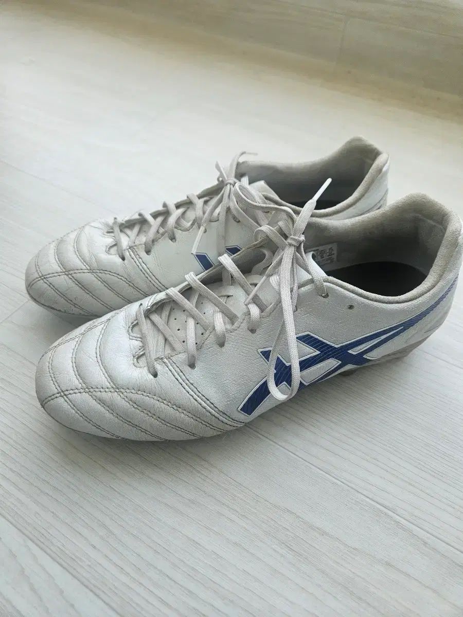 アシックス DS LIGHT 255 サッカーシューズ