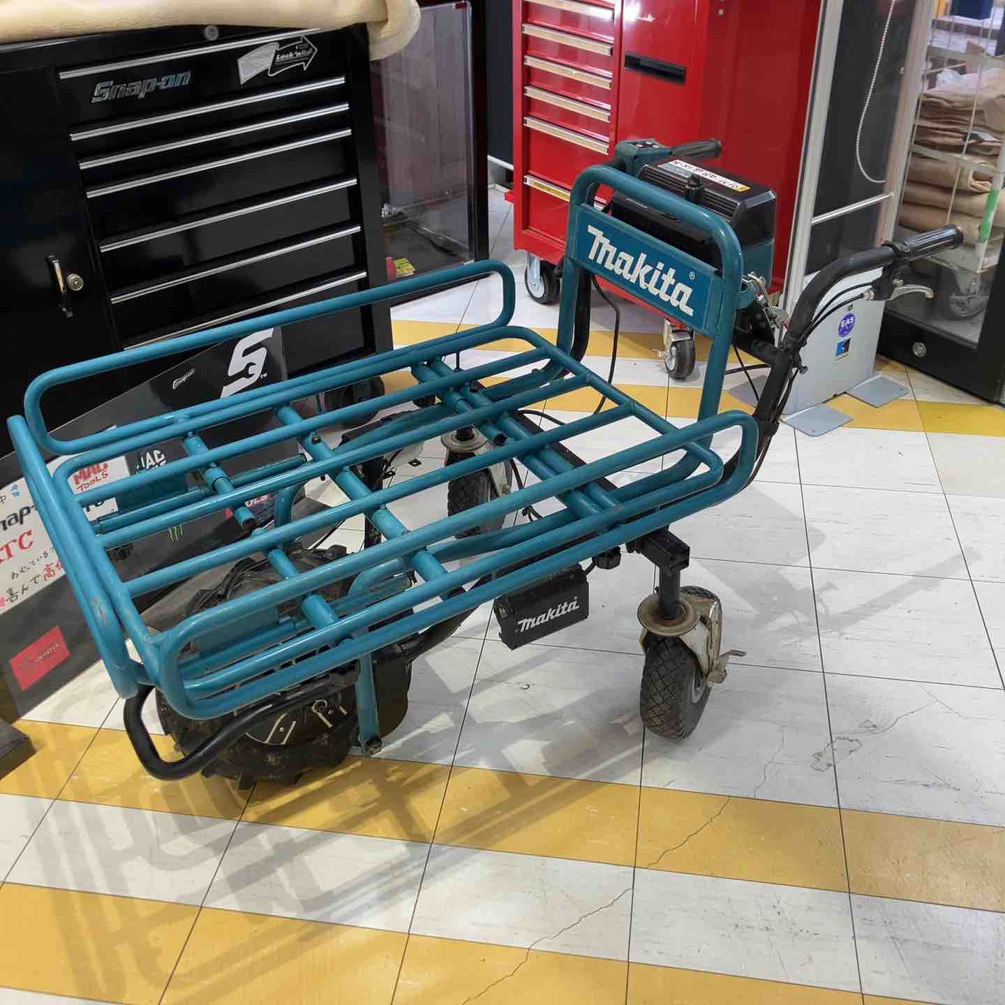 めったに出ない工具！【中古品】◇マキタ(makita) 充電式運搬車 CU180DN (CU180DZN) 最大積載量 130㎏ ◇アクトツール富山店◇レジ福