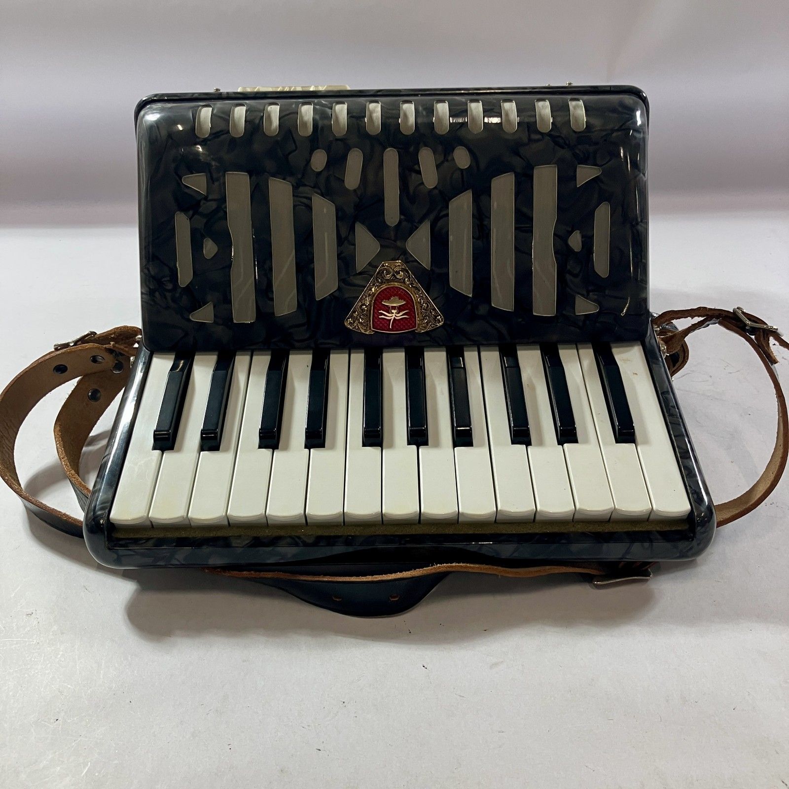 ☆ 希少 TOMBO アコーディオン 25鍵 18ボタン 鍵盤楽器 ハードケース付