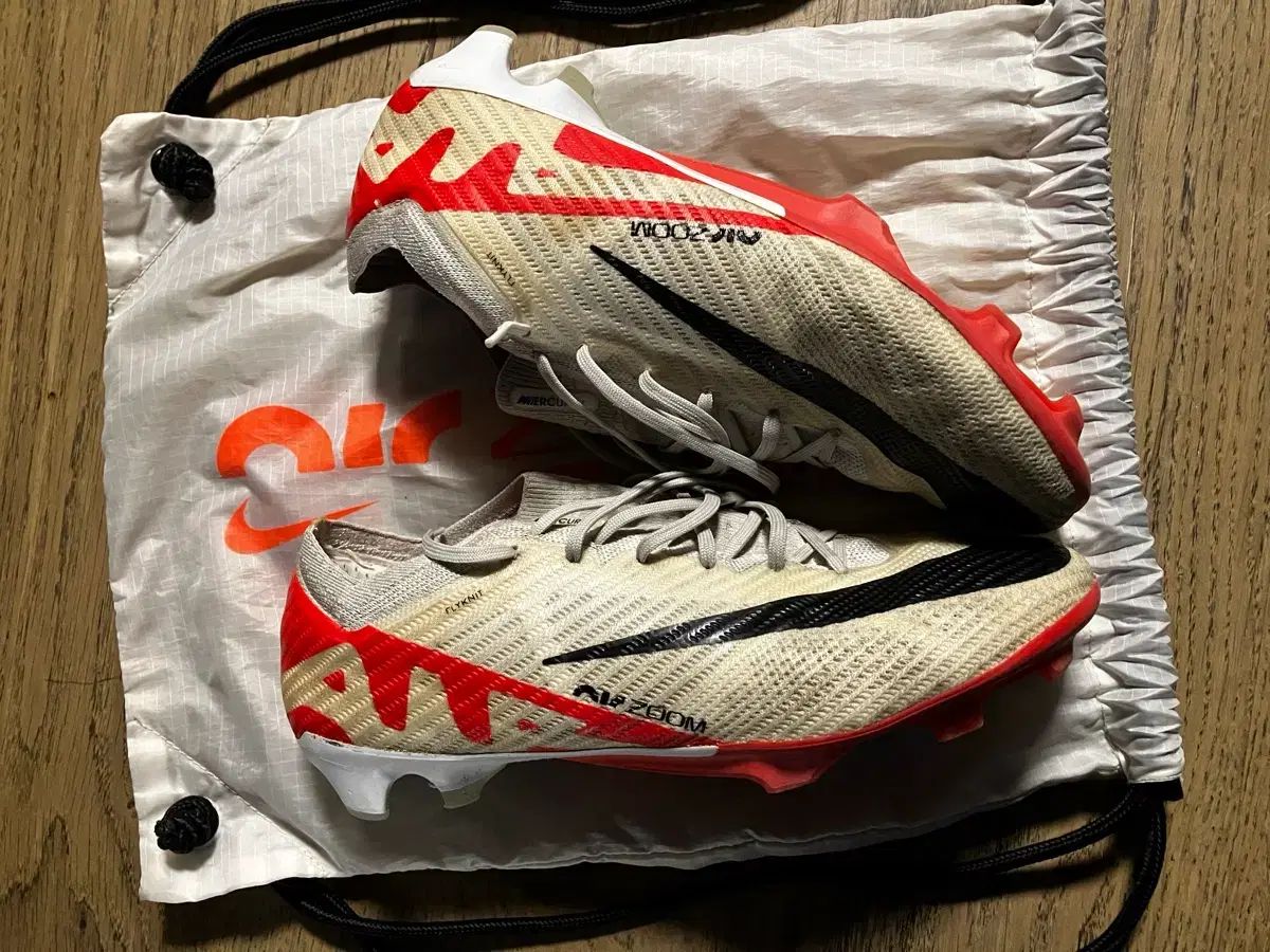 ナイキ マーキュリアル サッカーシューズ + バッグ