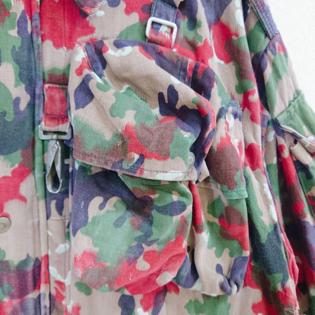 スイス軍 アルペンカモ ミリタリージャケット L相当 バックパック機能 