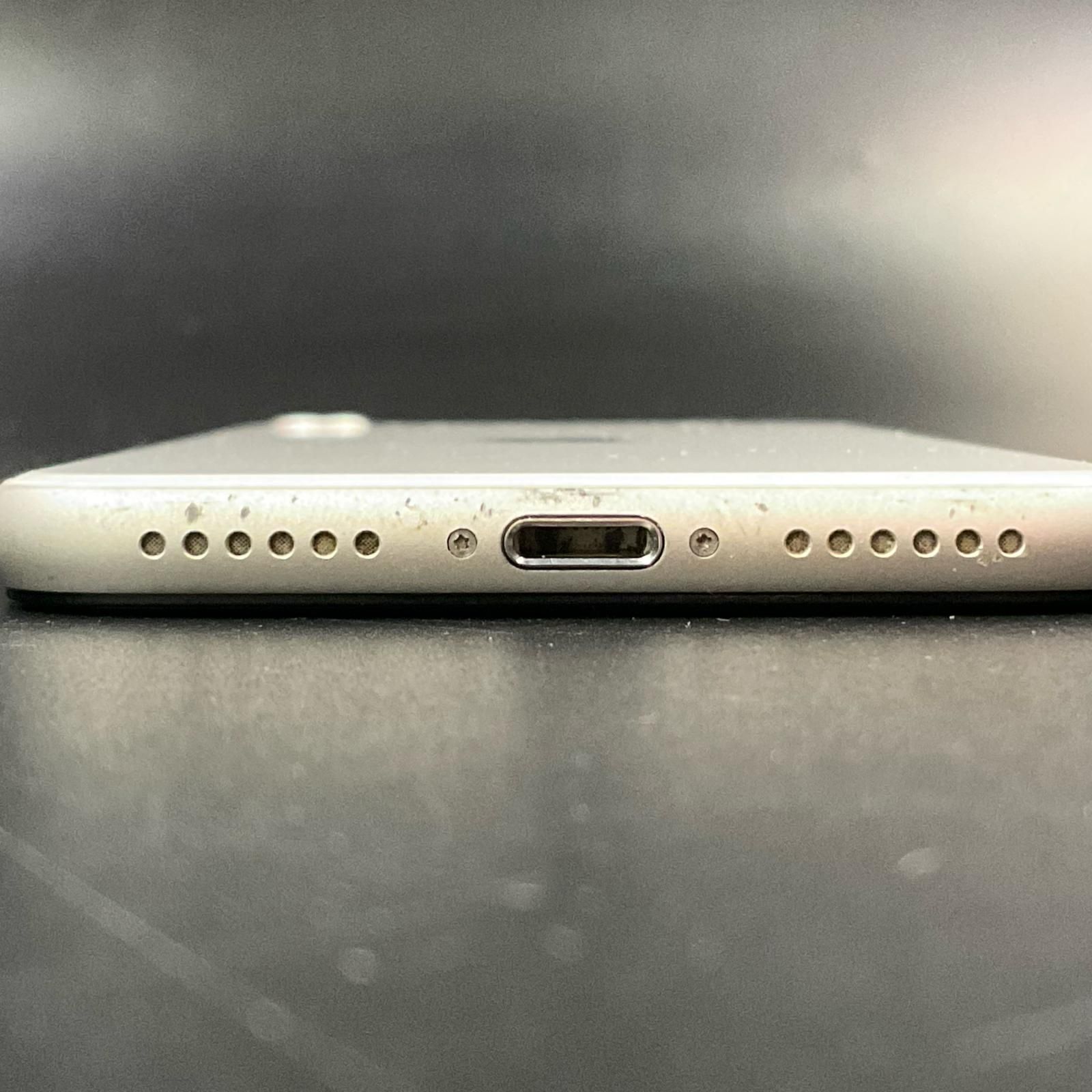iPhone SE(第3世代) 64GB スターライト SIMフリー - メルカリ
