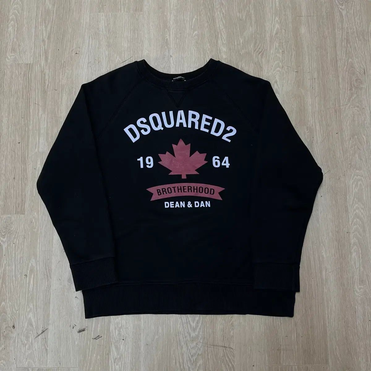 DSQUARED2 ディースクエアード2 メイプル リーフ ロゴ クルーネック
