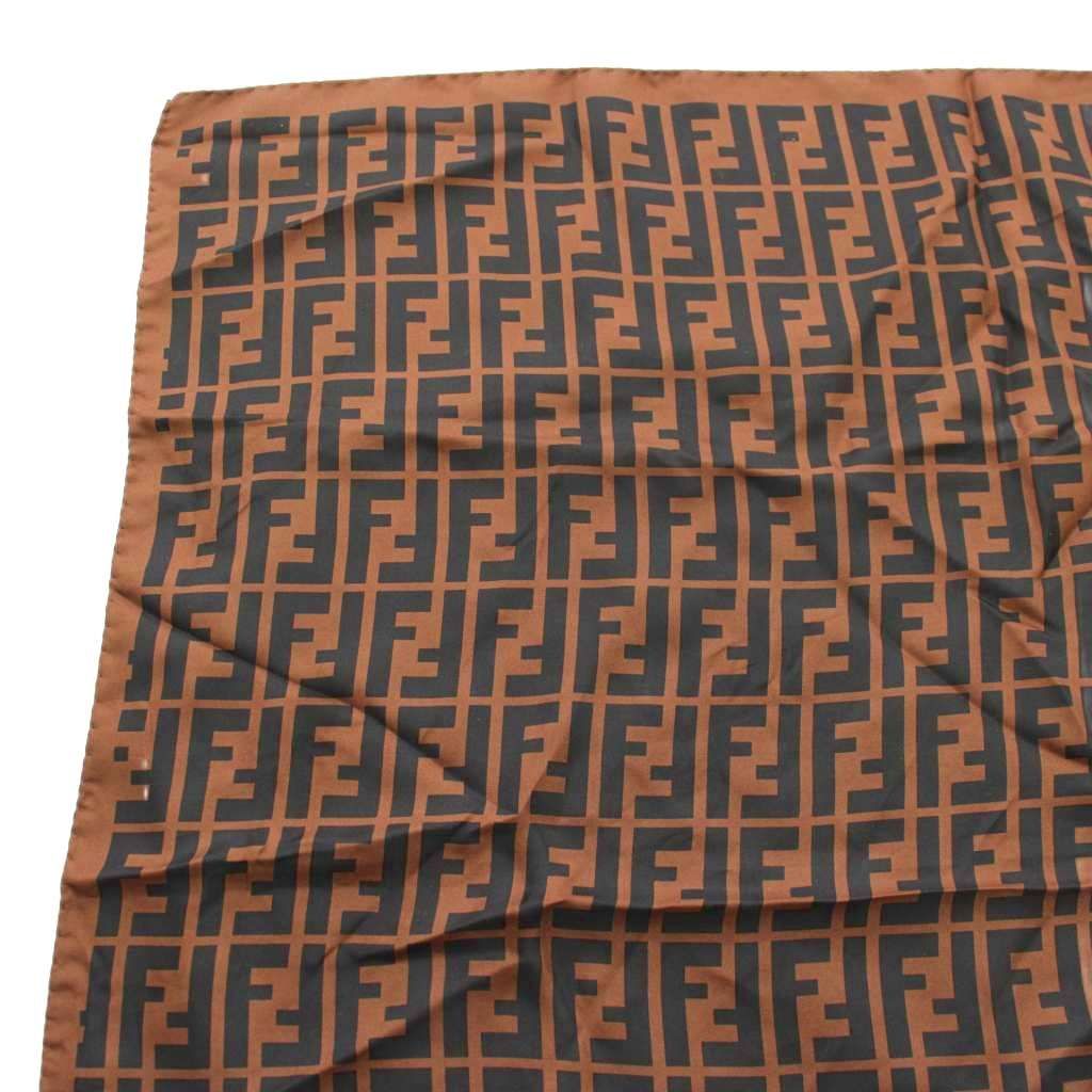 フェンディ FENDI foulard スカーフ ズッカ柄 シルク 茶 ブラウン 黒