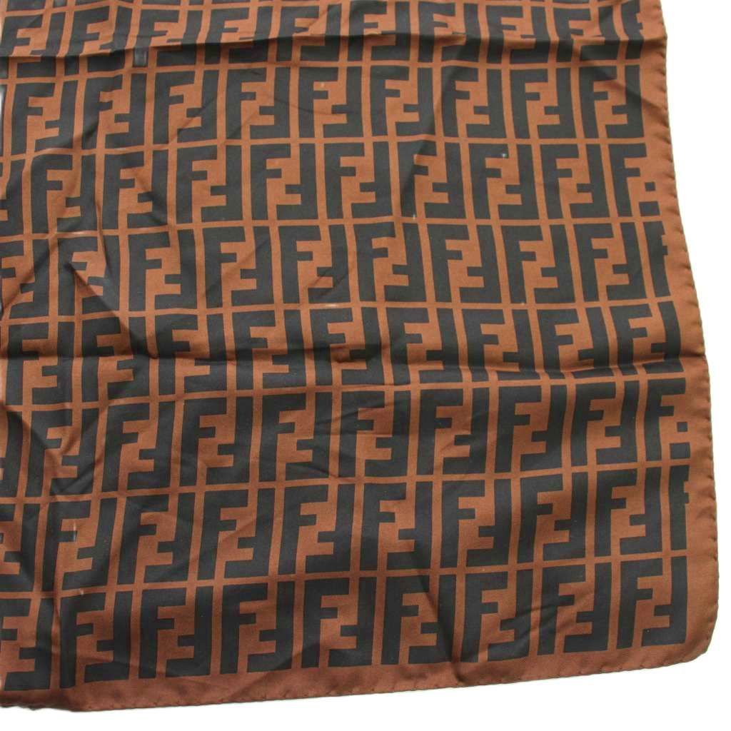 フェンディ FENDI foulard スカーフ ズッカ柄 シルク 茶 ブラウン 黒