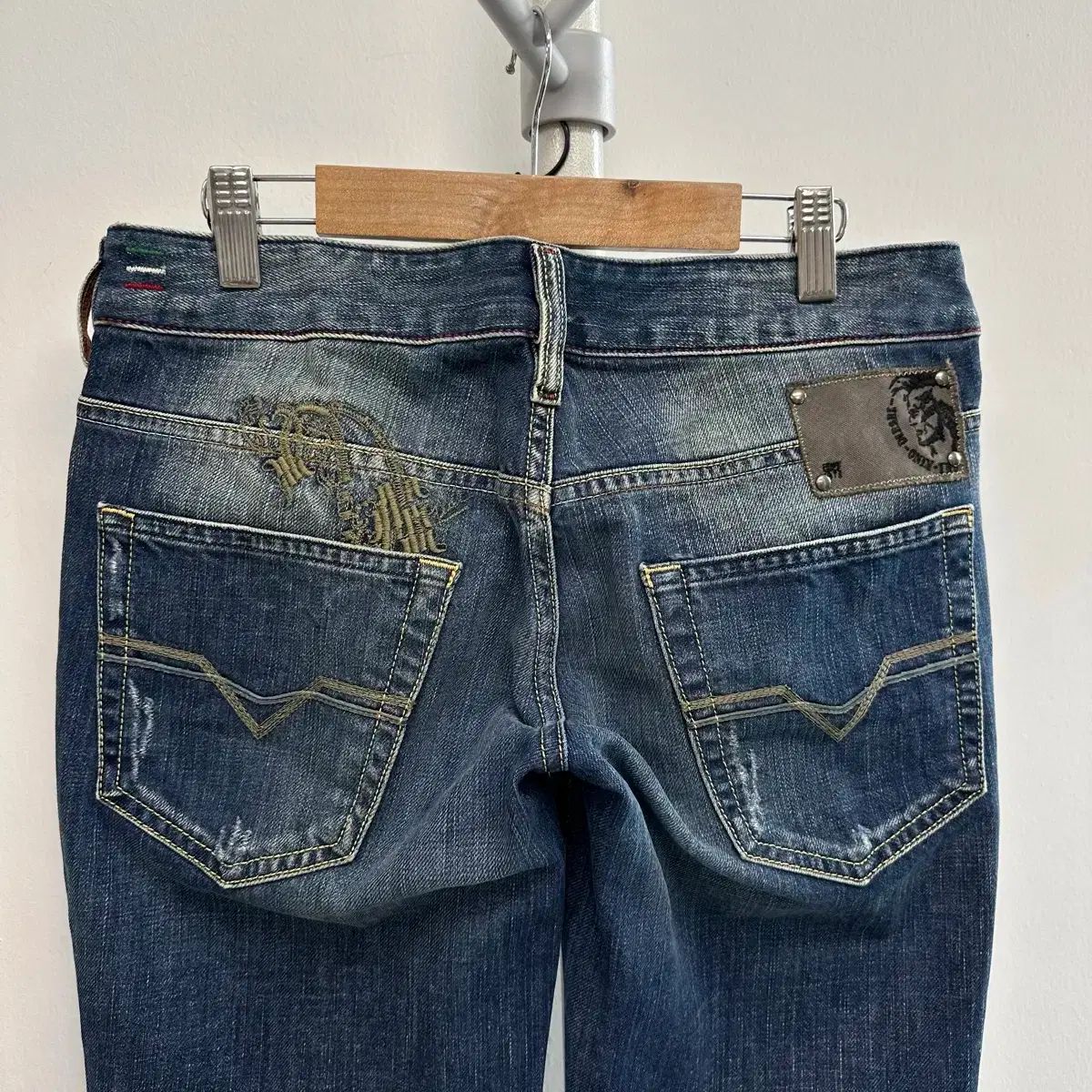 DIESEL レッドスティッチ イタリア製 ブーツカット デニム - メルカリ