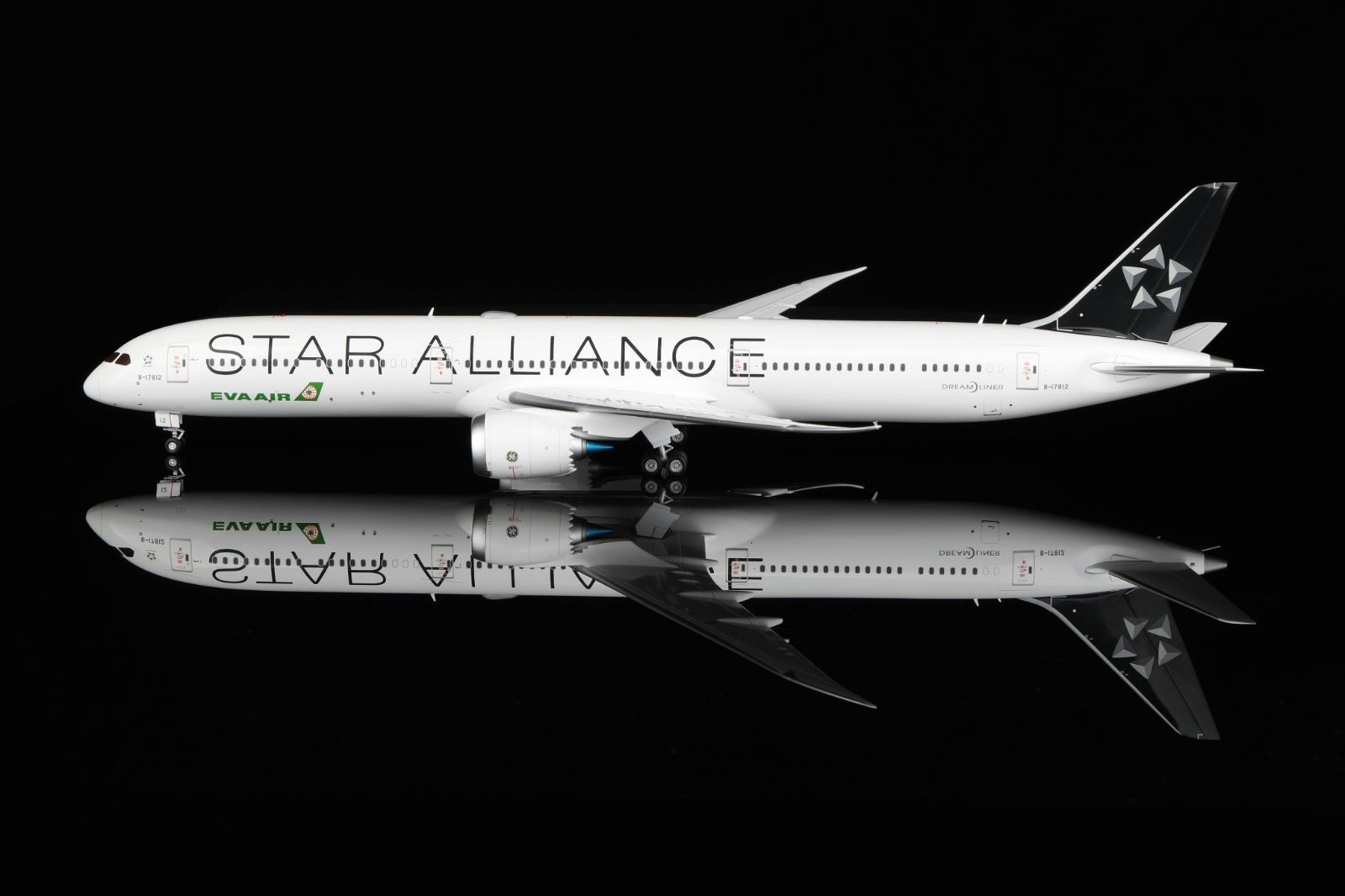 SQwings エバー航空 787-10 B-17812 スターアライアンス塗装 1/200