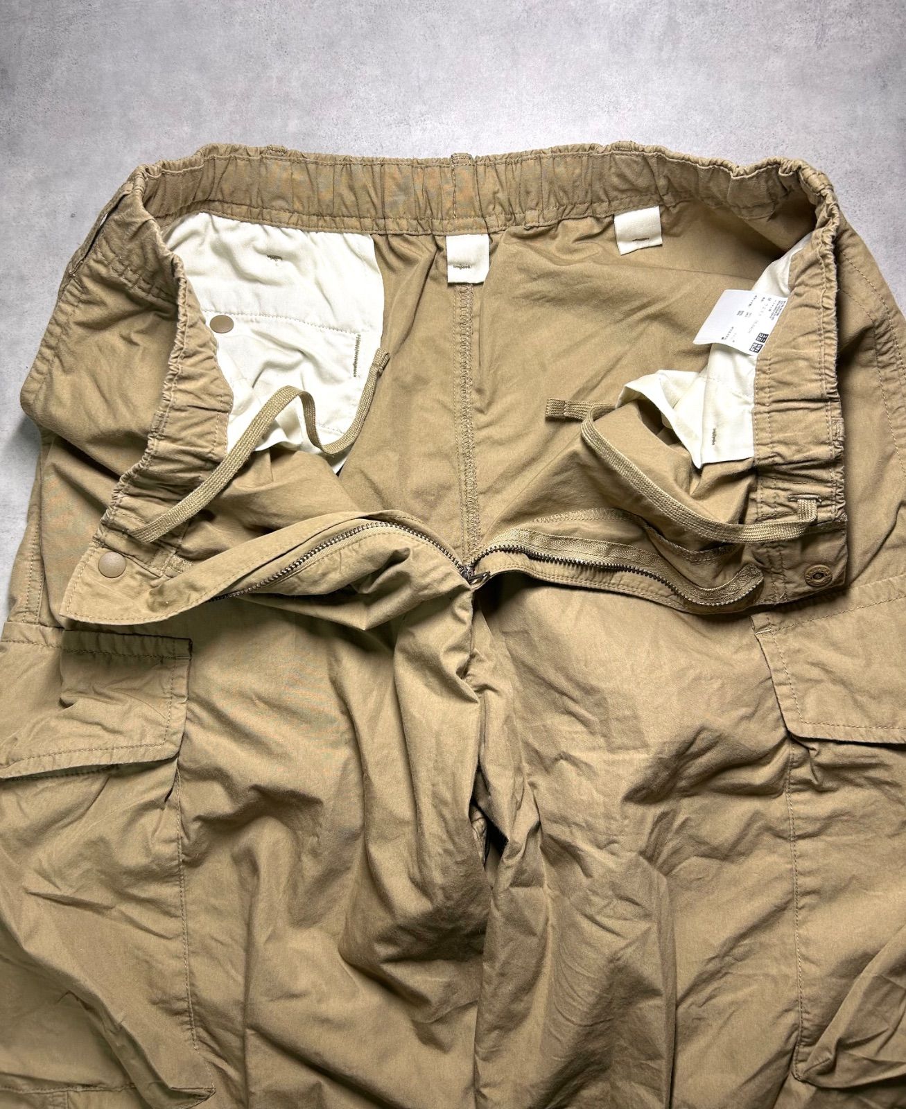 UNIQLO ユニクロ 超ワイド カーゴパンツ M ベージュ 裾ドローコード