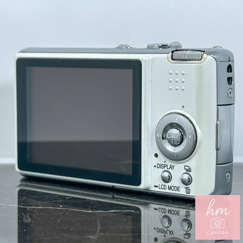 Panasonic LUMIX DMC-FX01 ホワイト 600万画素 光学3.6倍ズーム 広角