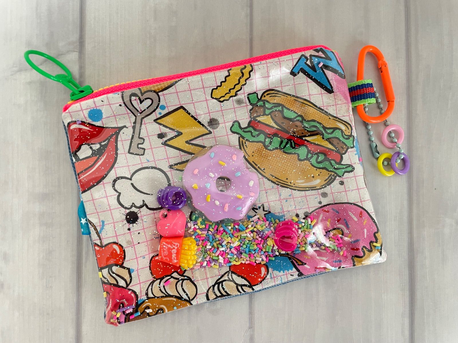 シャカシャカポーチ カラビナ付き カラフル クリアポーチ ハンドメイド