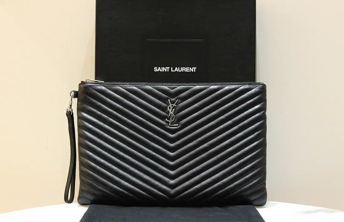 ブランド ダオールトンネ Saint Laurent サンローラン YVES SAINT LAURENT イヴ・サンローラン モノグラム マトラッセ キルティング large₍ラージ) クラッチバッグ