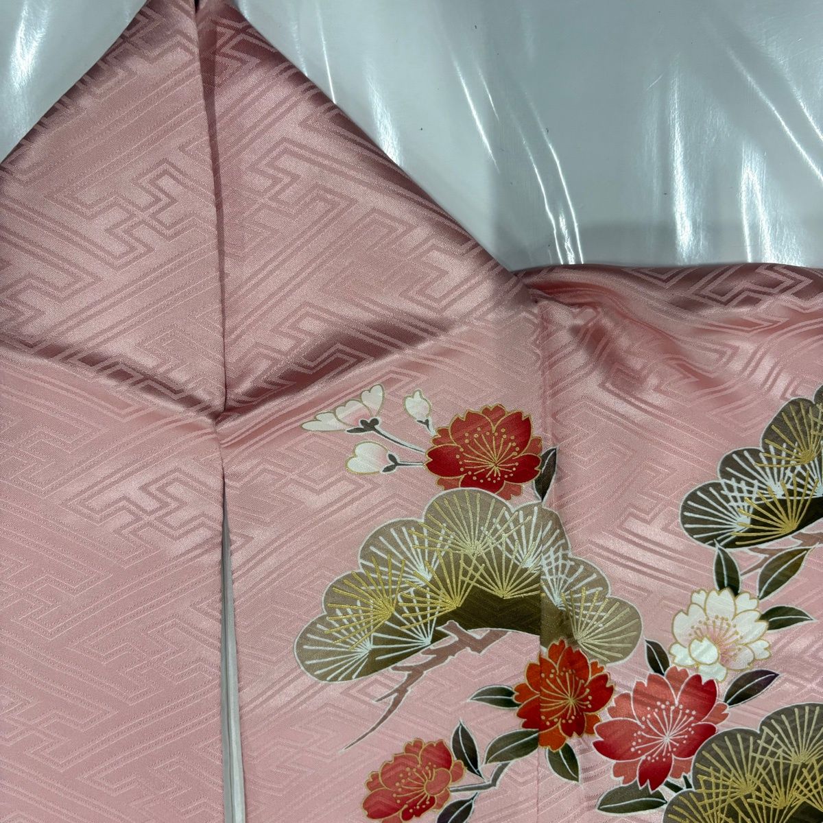 振袖 美品 秀品 身丈165.5cm 裄丈63cm 正絹 【中古】 美品】 振袖 身丈165.5cm 裄丈65cm M 袷 牡丹 松梅 金糸 金彩 ピンク