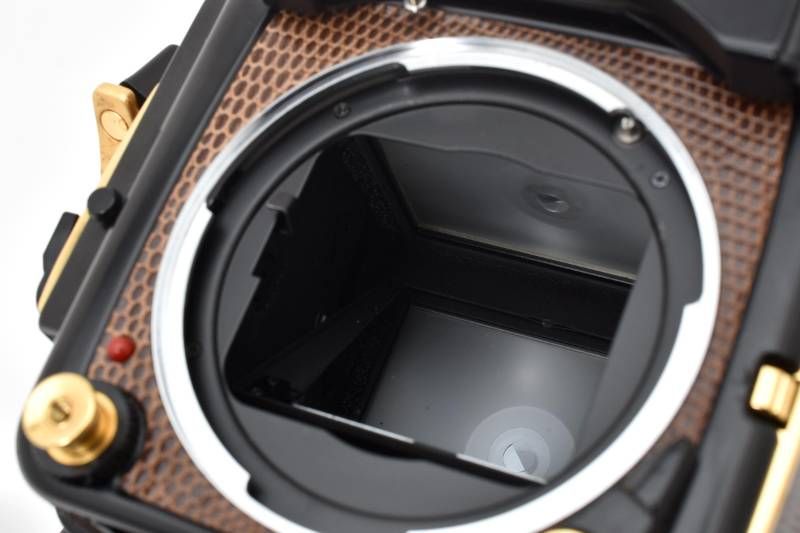 実用品】MAMIYA マミヤ 645 1000S ボディ 希少なリザード柄 中判カメラ