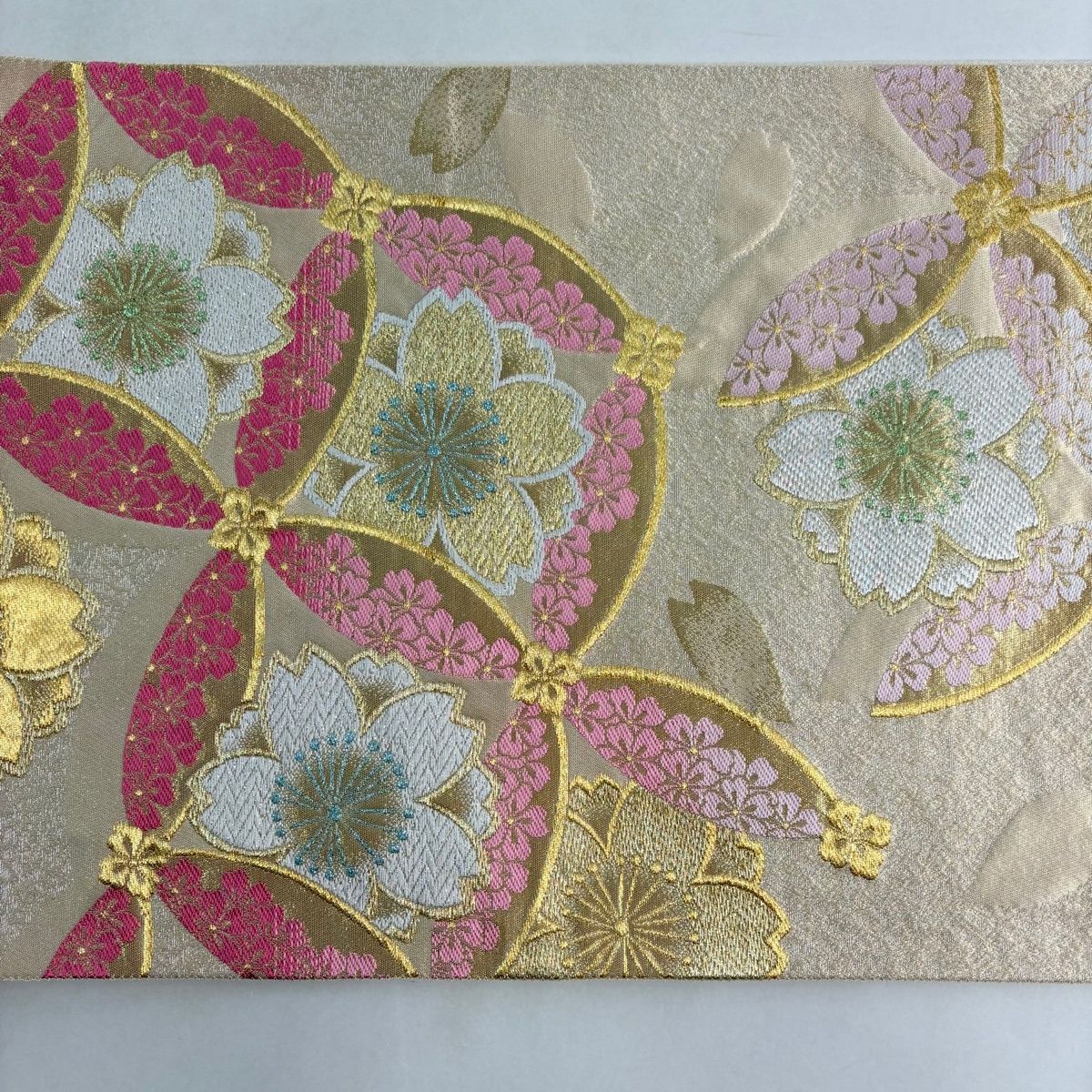 美品】 袋帯 秀品 振袖向き 七宝 桜 箔 金銀糸 クリーム 六通 正絹