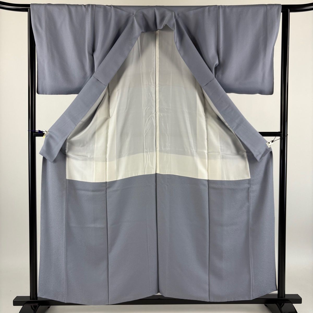 付下げ 身丈155cm 裄丈61.5cm 正絹 名品 【中古】 付下げ 身丈157cm 裄丈66.5cm M 袷 枝垂れ桜 銀彩 黒 正絹 秀品｜中古
