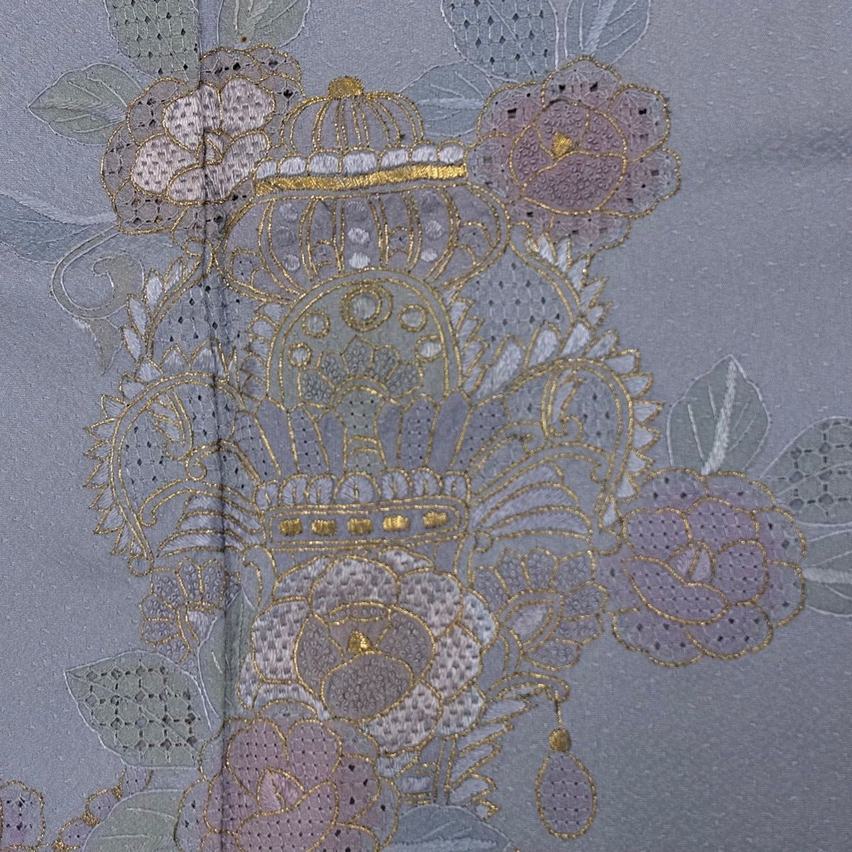 付下げ 身丈155cm 裄丈61.5cm 正絹 名品 【中古】 付下げ 身丈157cm 裄丈65cm M 袷 草花 刺繍 金糸 薄紫 正絹 秀品