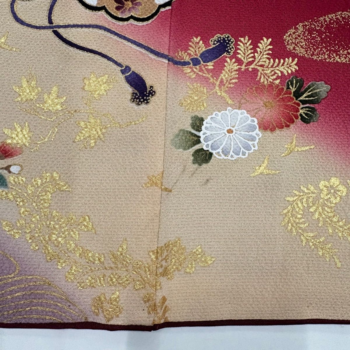 振袖 身丈164.5cm 裄丈65.5cm 正絹 秀品 【中古】 振袖 身丈164.5cm 裄丈67cm M 袷 牡丹 地紋 金彩 抹茶色 正絹 秀品