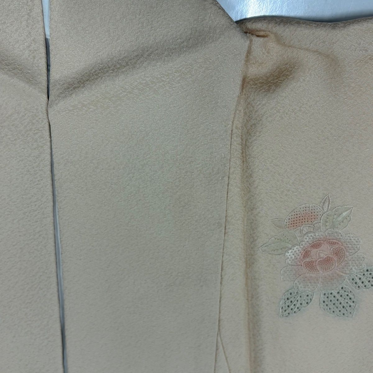 【美品】 付下げ 身丈160cm 裄丈63.5cm 正絹 秀品 【中古】 付下げ 身丈160cm 裄丈63cm S 袷 樹木 枝花 絞り 灰紫 正絹 秀品 一つ