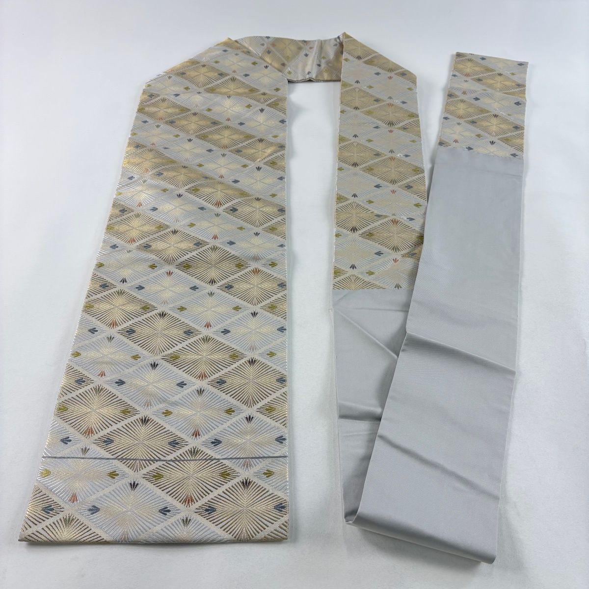名古屋帯 秀品 若松 菱 金糸 箔 灰色 正絹 【中古】 - メルカリ