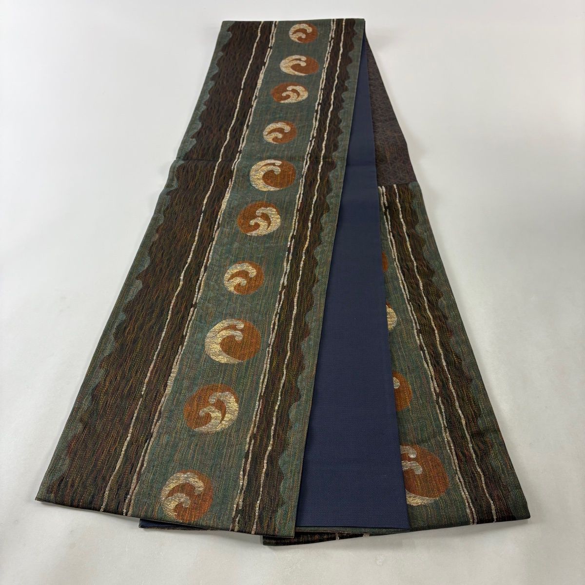 美品】 袋帯 秀品 波頭 縞 金糸 箔 茶緑色 六通 正絹 【中古】 - メルカリ