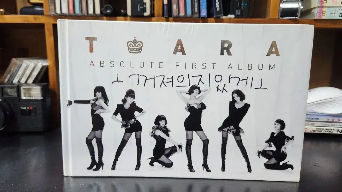 T-ARA(ティアラ) 1 家 CD (グラフィティ あり - メルカリ